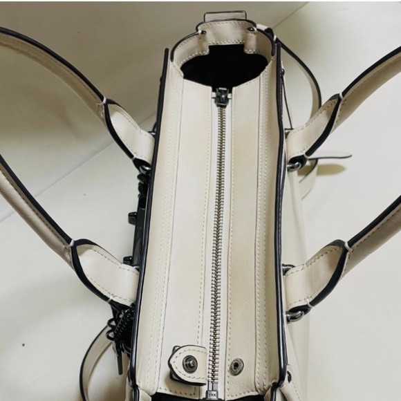 Coach Swagger with Tea Rose Leather Purse - Picture 8 of 14